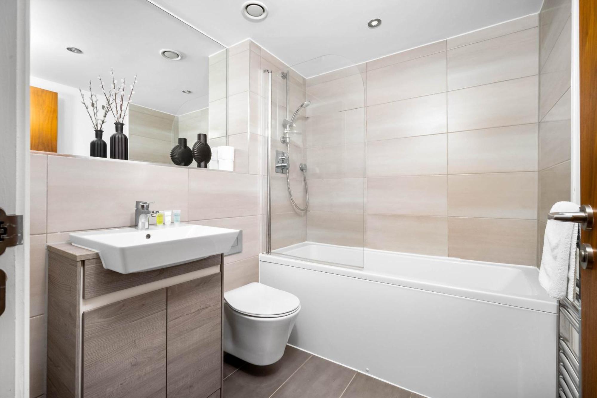 Apartment Luxury 2 Bedroom - Centre - Free Netflix 404r *